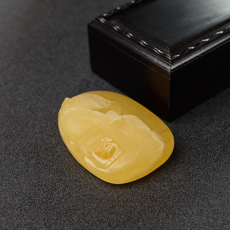 波罗的海天然带皮蜜蜡徐帧卿吊坠-红掌柜