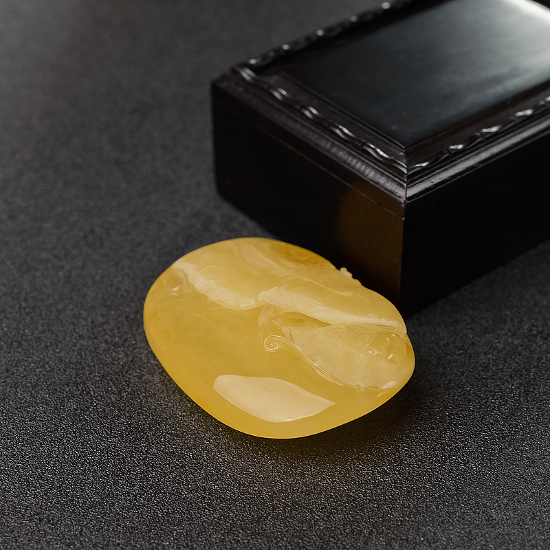 波罗的海天然带皮鸡油黄蜜蜡吊坠-红掌柜