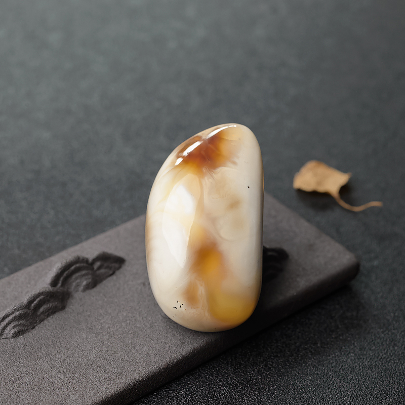 带皮白蜜随形吊坠-红掌柜