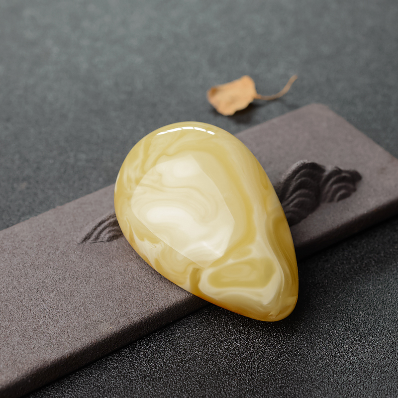 白花蜜随形吊坠-红掌柜