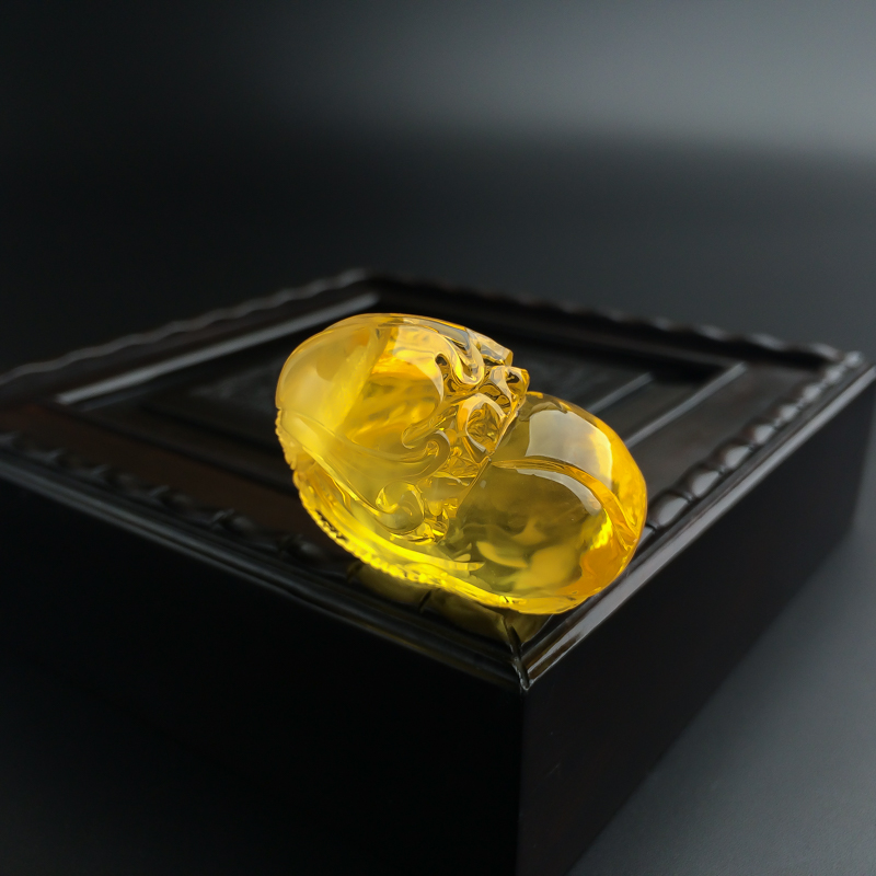 鸡油黄蜜蜡钱袋吊坠-红掌柜