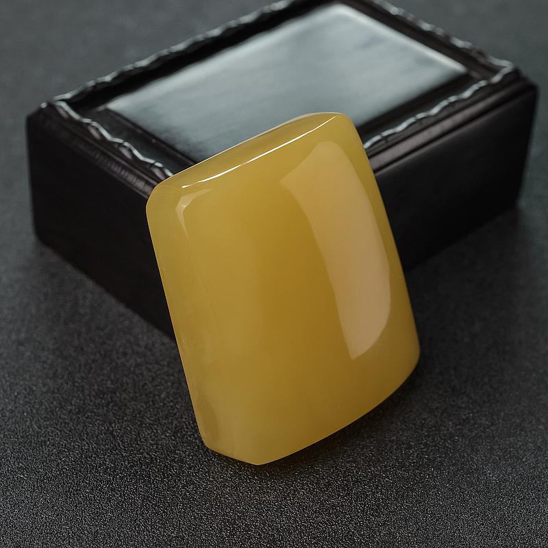 鸡油黄蜜蜡无事牌-红掌柜