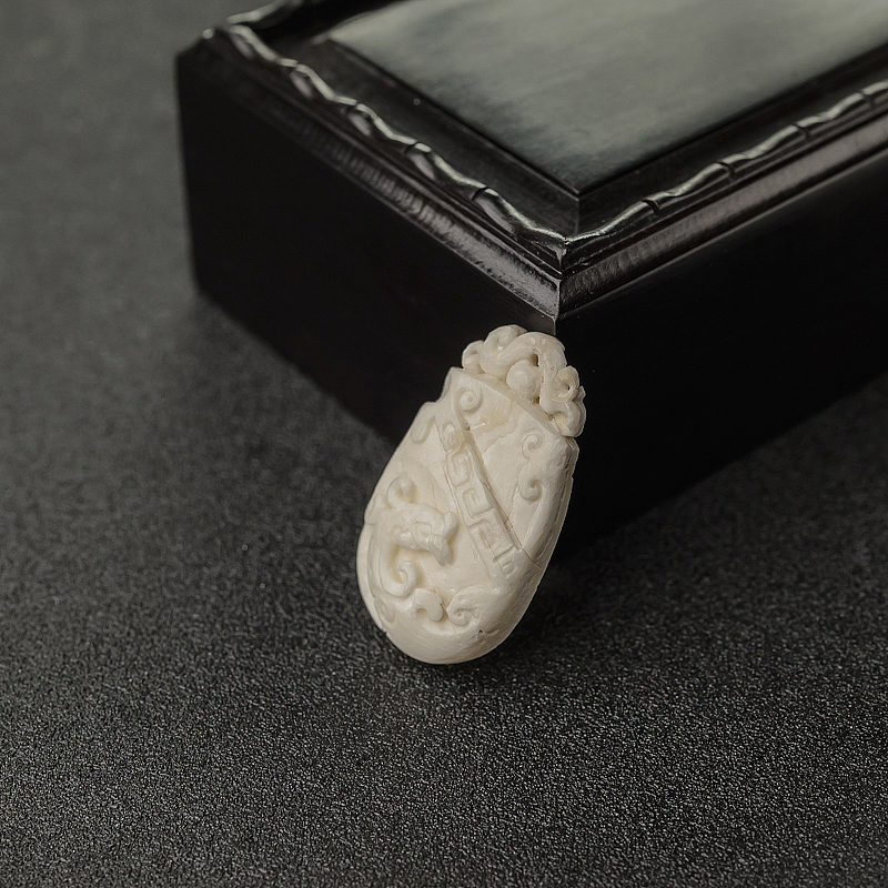 白蜜仿古凤吊坠-红掌柜