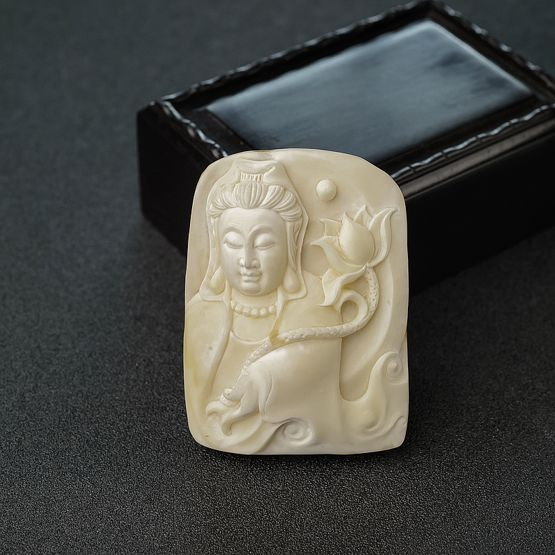 带皮象牙白白蜜观音吊坠-红掌柜