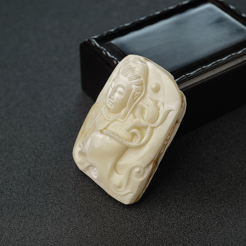 象牙白白蜜观音吊坠-红掌柜