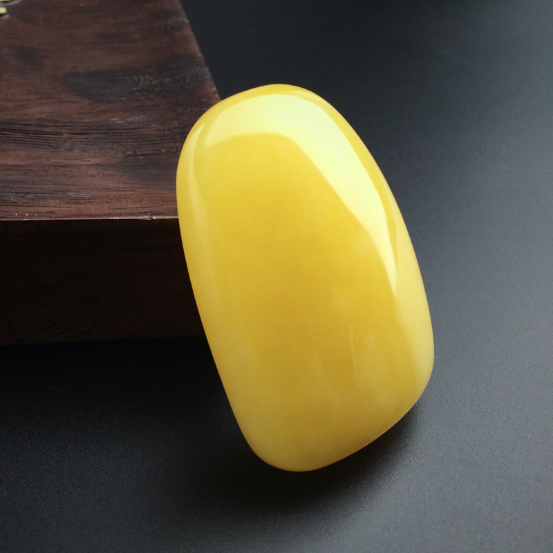 鸡油黄方牌吊坠-红掌柜