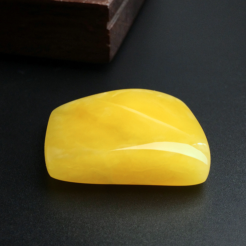 天然蜜蜡牌形吊坠-红掌柜