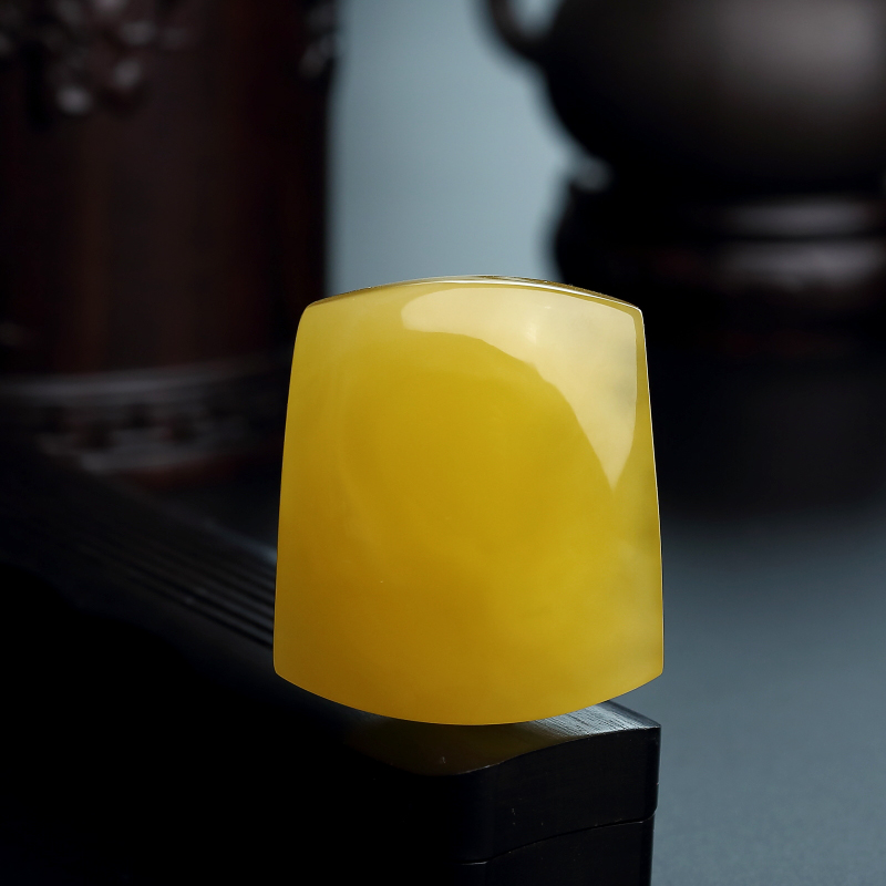 鸡油黄蜜蜡方牌吊坠-红掌柜