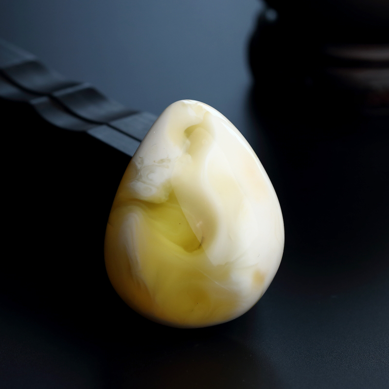 白花蜜随形吊坠-红掌柜