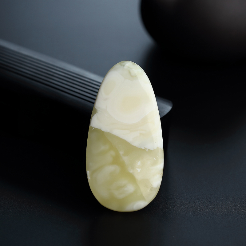 蜜蜡随形吊坠-红掌柜