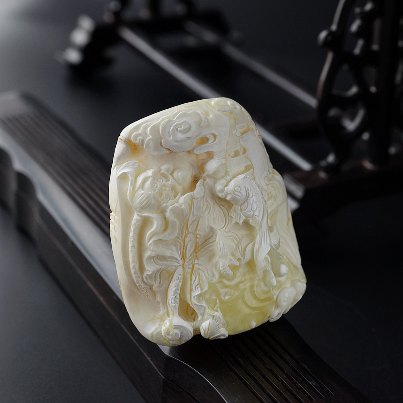 白蜜连年有余吊坠 - 红掌柜