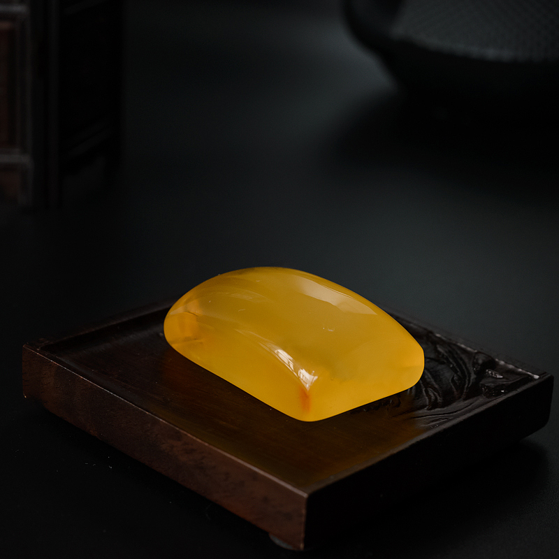 鸡油黄蜜蜡无事牌吊坠-红掌柜