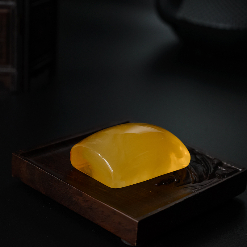 鸡油黄蜜蜡无事牌-红掌柜