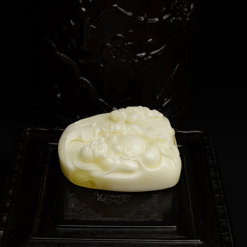 白蜜童子戏佛吊坠-红掌柜