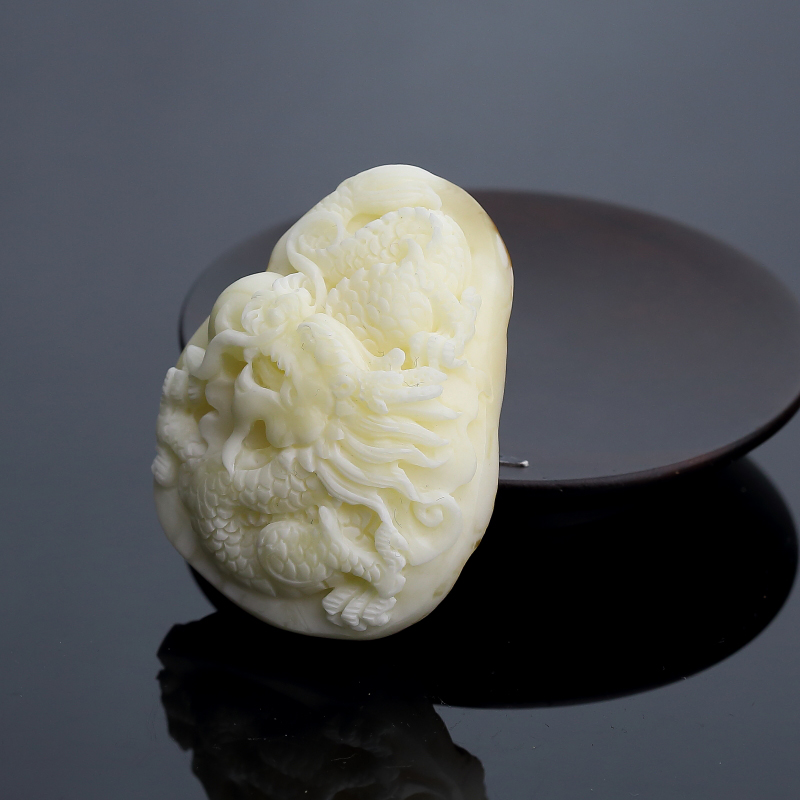 天然带皮象牙白白蜜龙吊坠-红掌柜