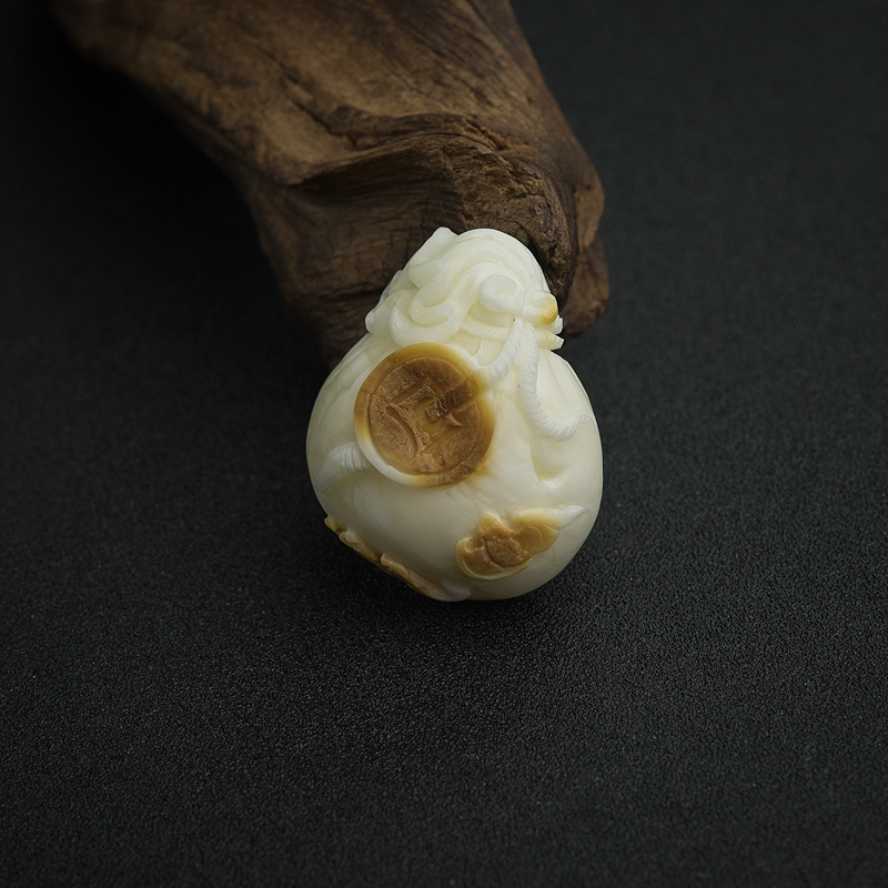 带皮白蜜吊坠-红掌柜