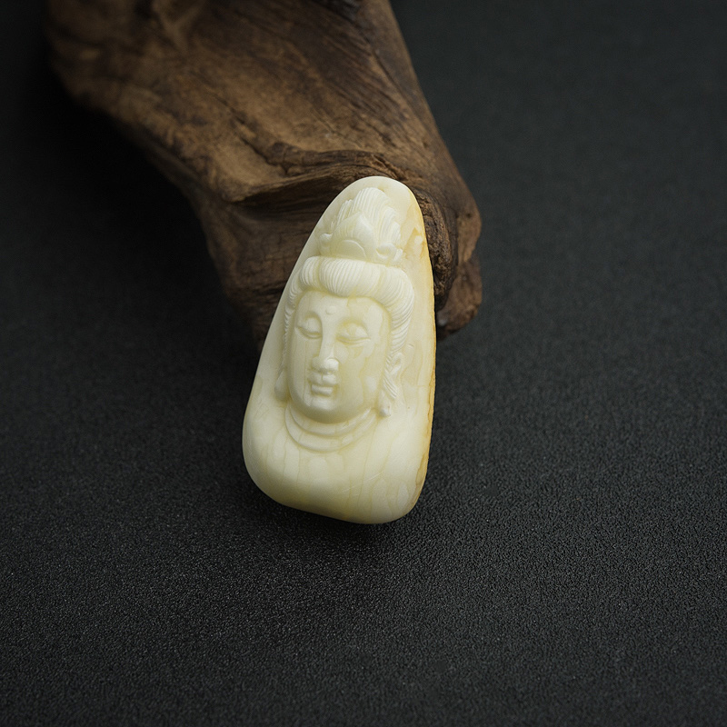 带皮白蜜吊坠-红掌柜