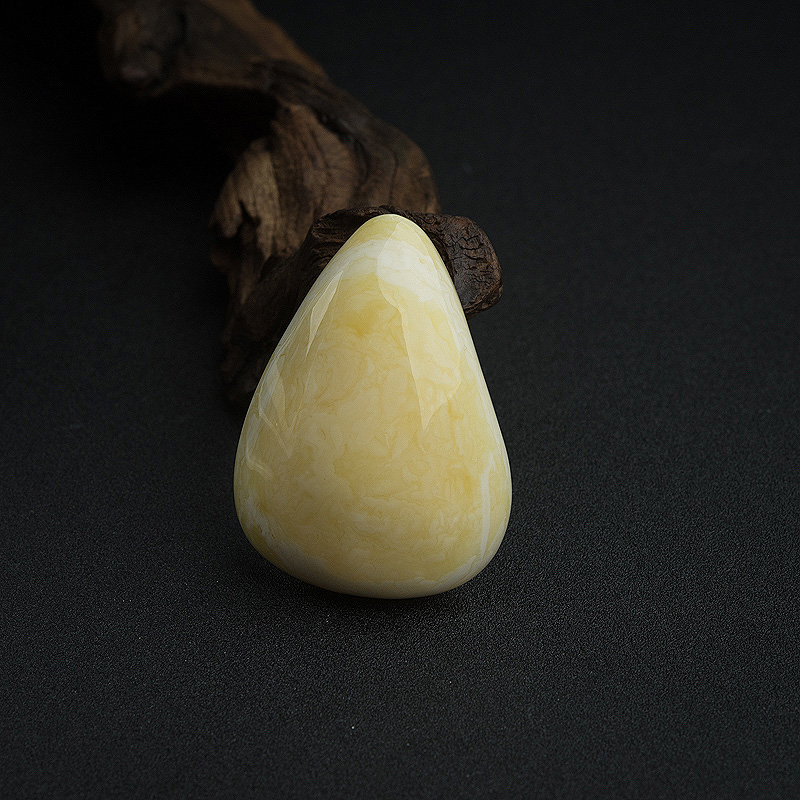 带皮白花蜜蜡吊坠-红掌柜