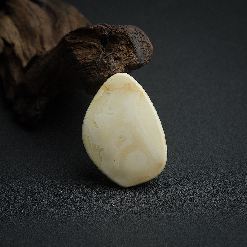 波罗的海天然蜜蜡随形吊坠-红掌柜