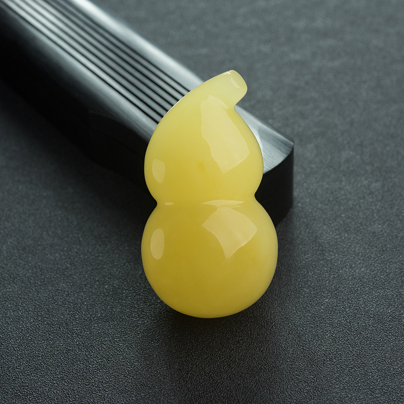 鸡油黄蜜蜡葫芦吊坠-红掌柜