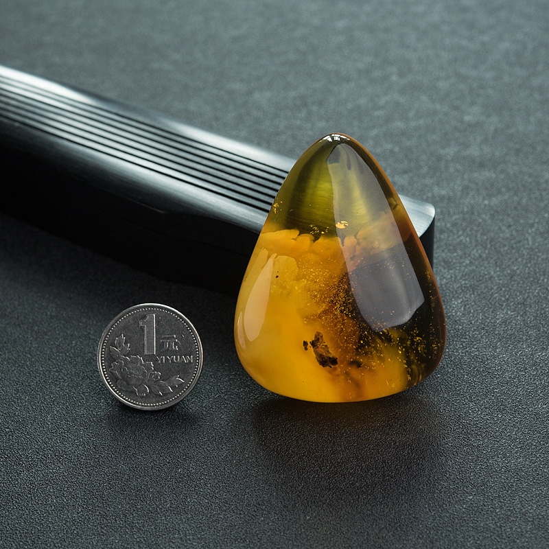 鸡油黄金绞蜜随形吊坠-红掌柜