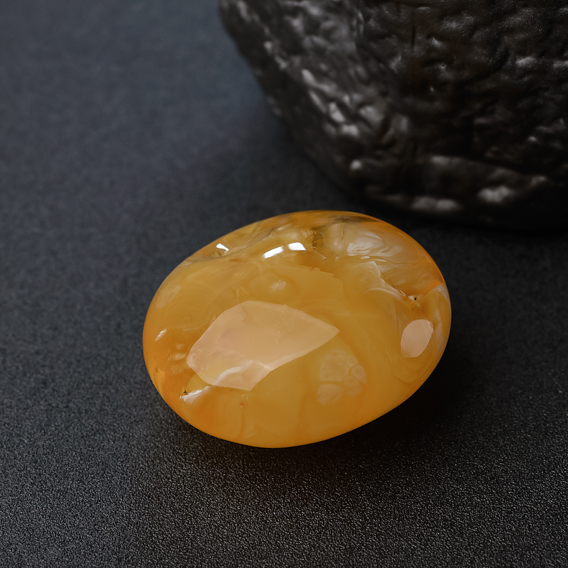 鸡油黄金绞蜜吊坠-红掌柜