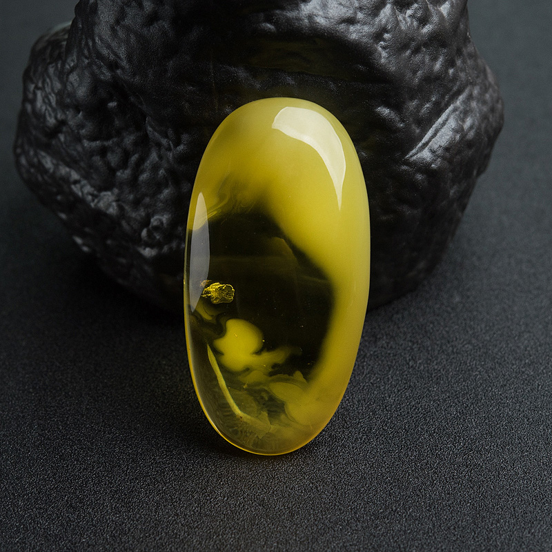 鸡油黄金绞蜜随形吊坠-红掌柜