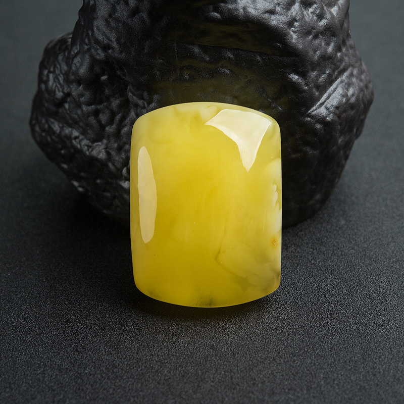 鸡油黄蜜蜡无事牌吊坠-红掌柜