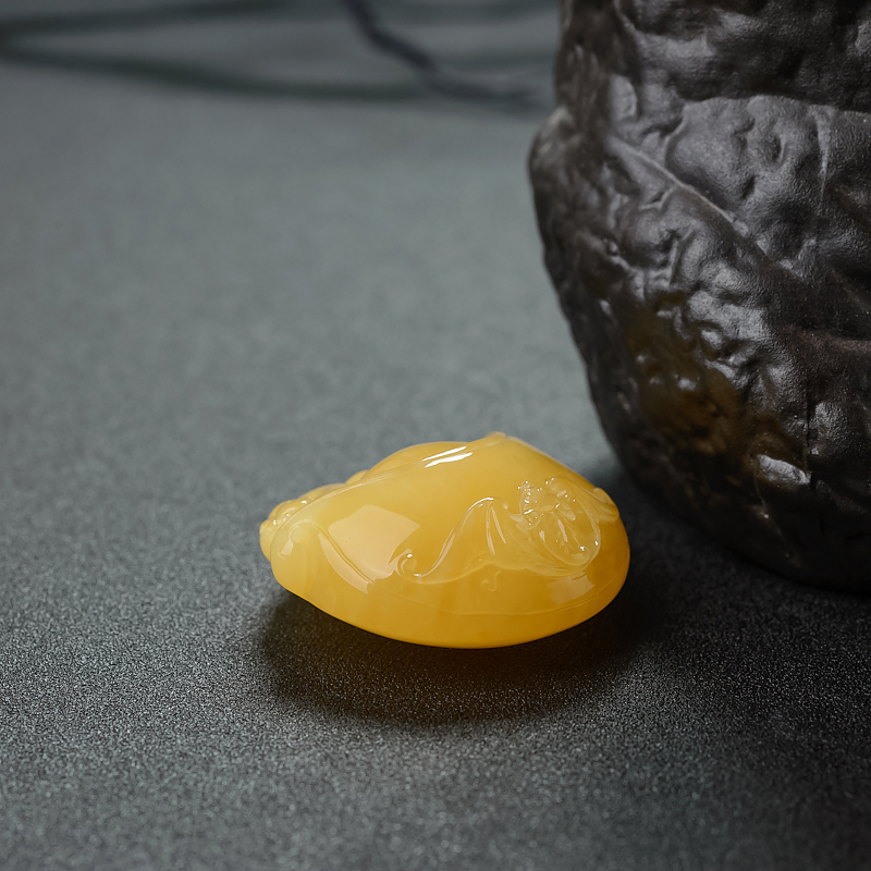 天然褐黄蜜蜡双龙吊坠-红掌柜