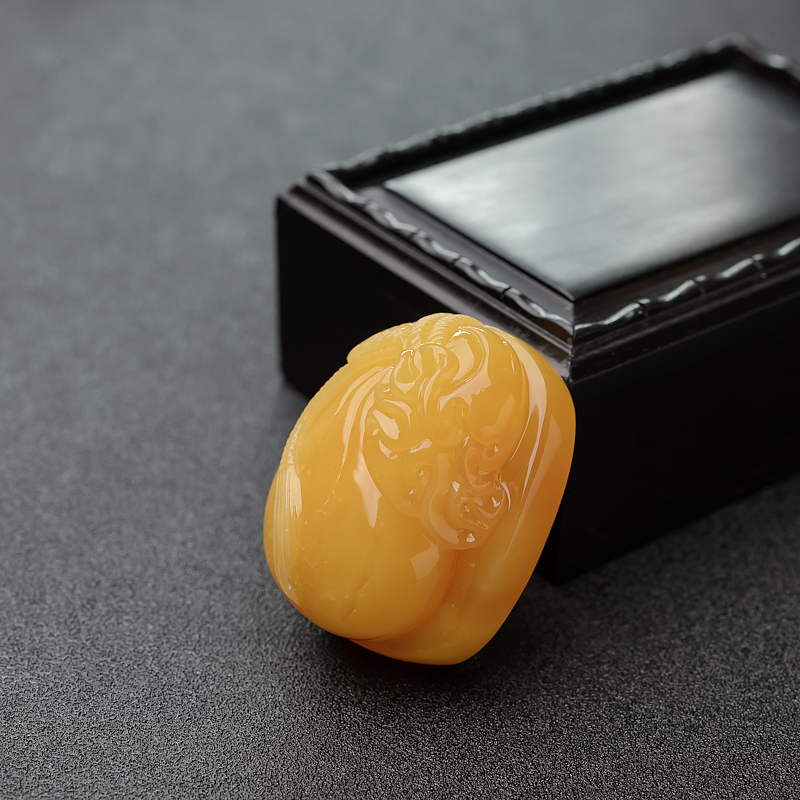 天然褐黄蜜蜡钱袋吊坠-红掌柜