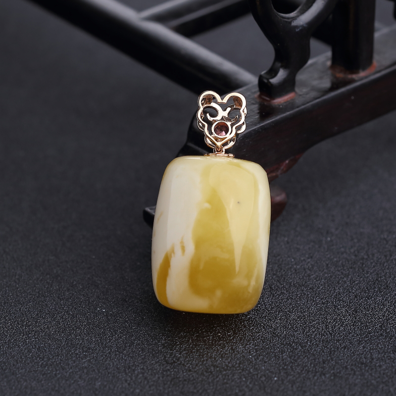 金镶白花蜜蜜蜡吊坠-红掌柜