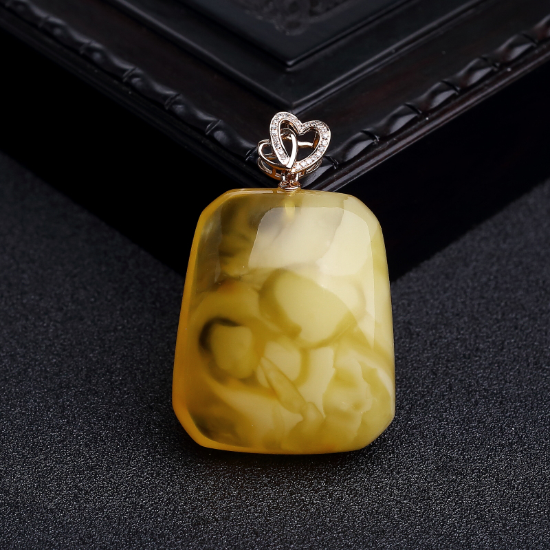 18K金镶钻鸡油黄金绞蜜无事牌吊坠-红掌柜