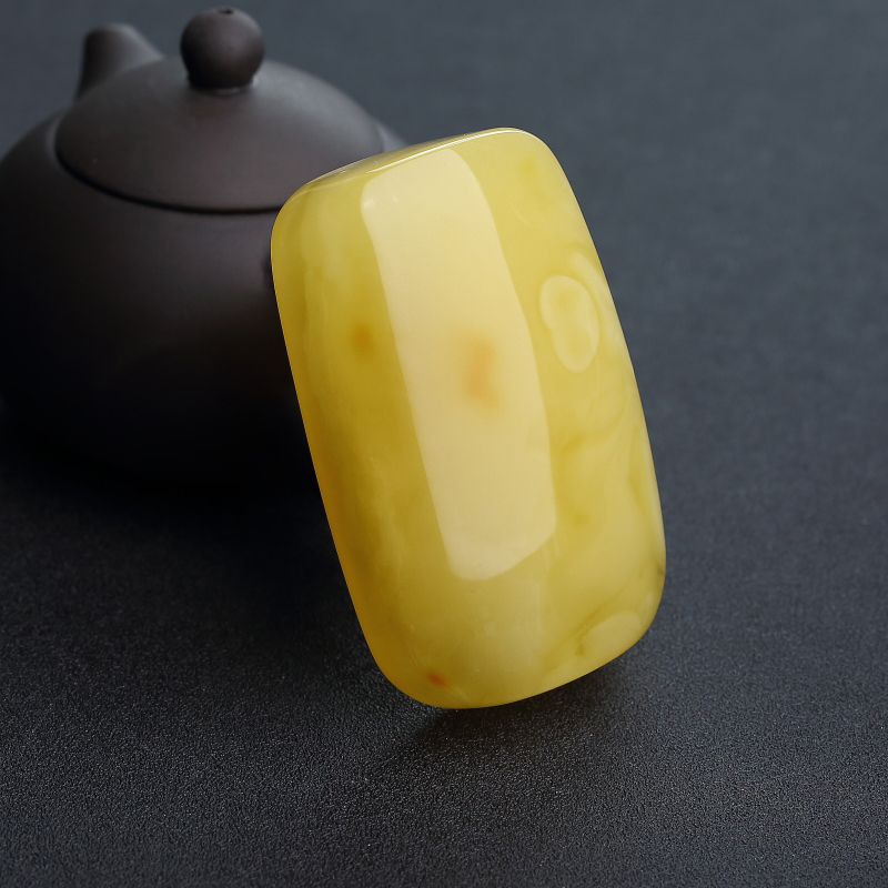 天然鸡油黄蜜蜡无事牌吊坠-红掌柜