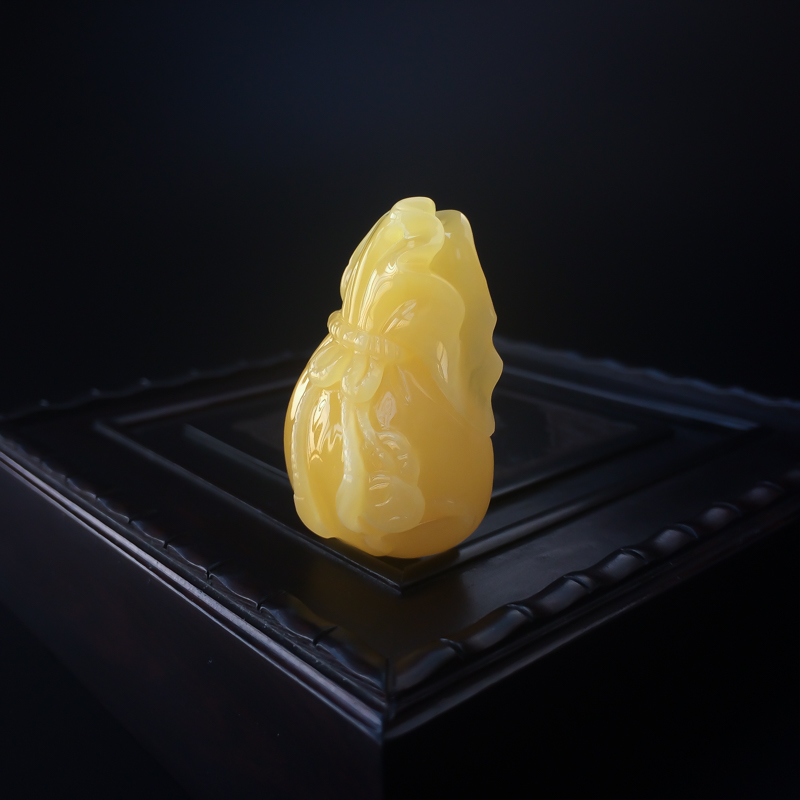 鸡油黄蜜蜡吊坠 - 红掌柜