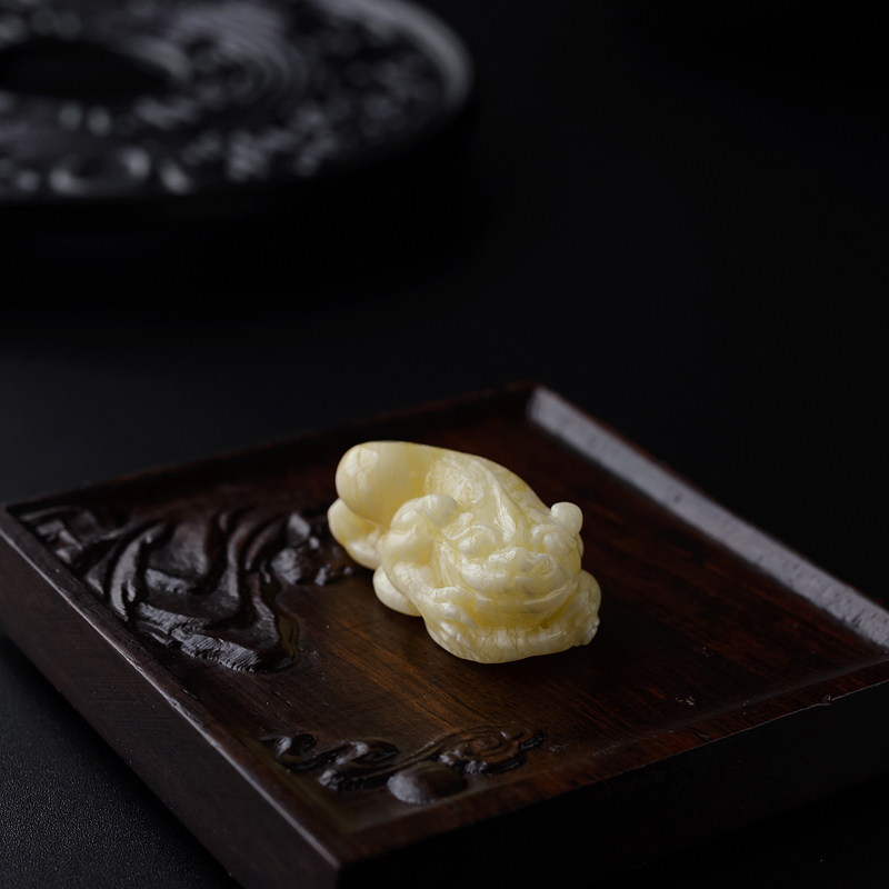 白蜜三足金蟾吊坠-红掌柜