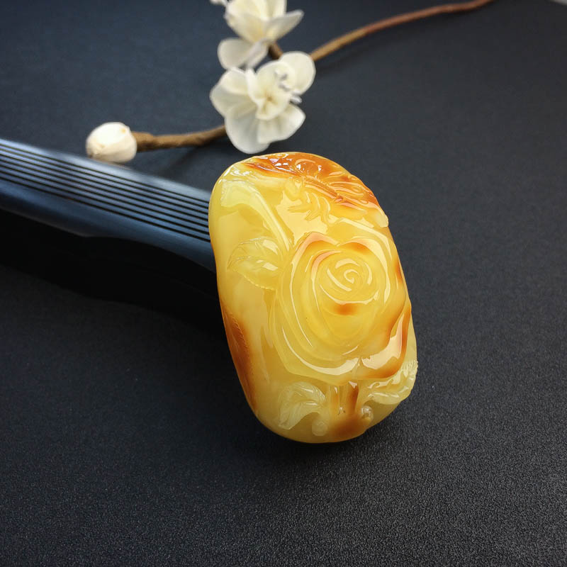 蜜蜡蝶恋花吊坠-红掌柜