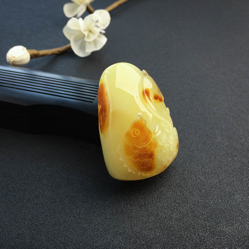 蜜蜡连年有余吊坠-红掌柜