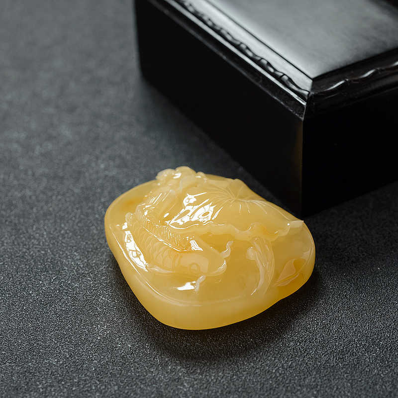 波罗的海鸡油黄蜜蜡连年有余吊坠 - 红掌柜