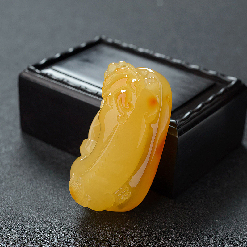 天然鸡油黄蜜蜡貔貅吊坠 - 红掌柜