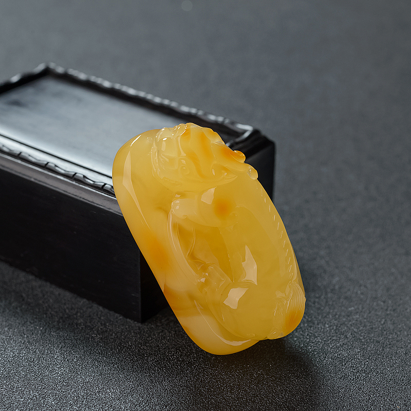 鸡油黄蜜蜡貔貅吊坠 - 红掌柜