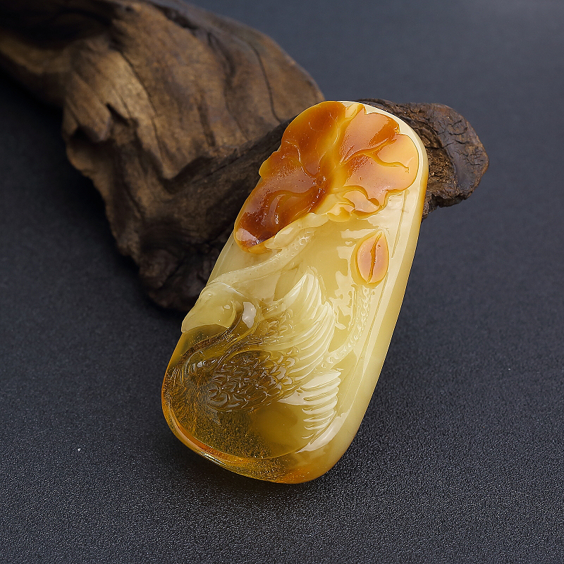 天然带皮俏色蜜蜡天鹅吊坠 - 红掌柜