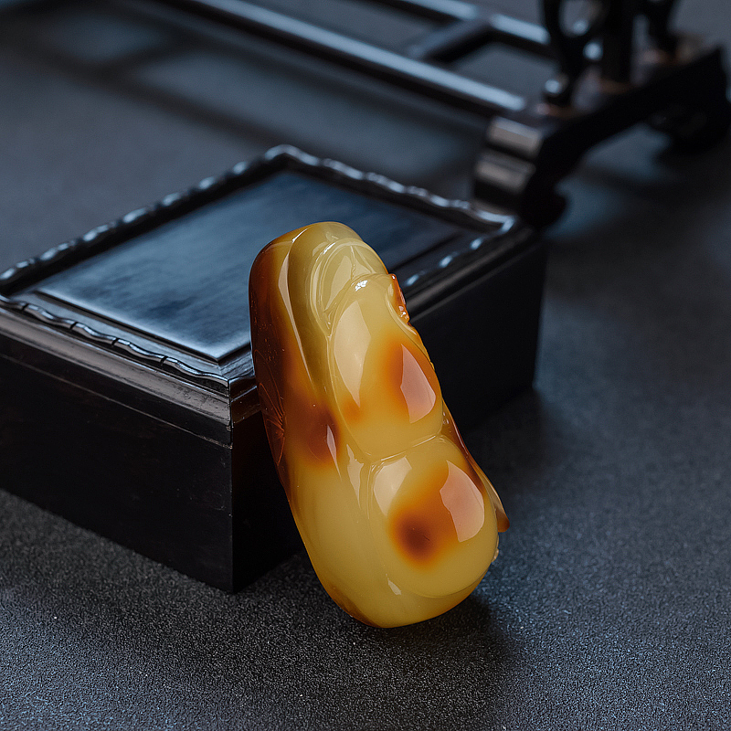 带皮俏色蜜蜡葫芦吊坠 - 红掌柜