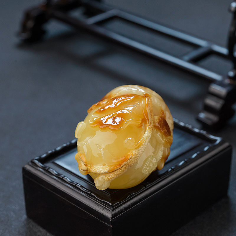 波罗的海俏色蜜蜡荷花吊坠 - 红掌柜