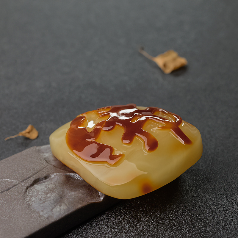 蜜蜡悟道吊坠-红掌柜