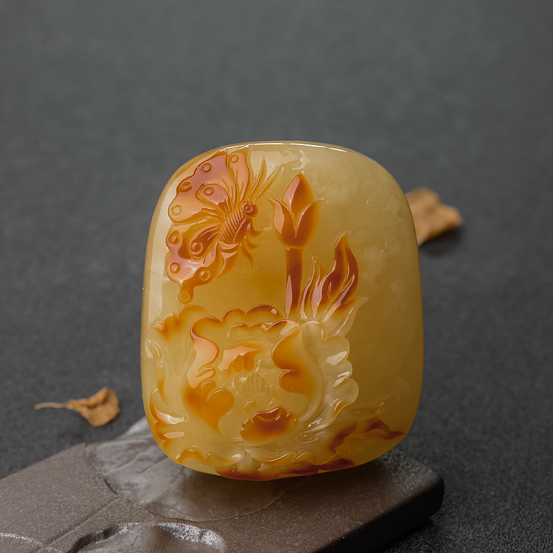 天然波罗的海带皮俏色蜜蜡蝶恋花吊坠-红掌柜