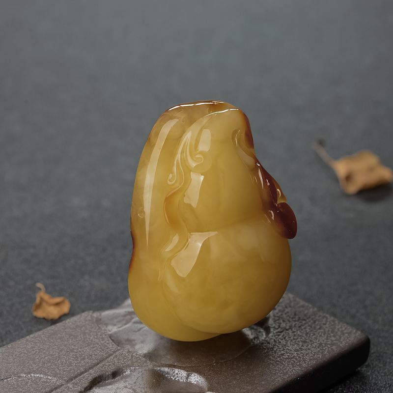 带皮俏色蜜蜡葫芦吊坠-红掌柜