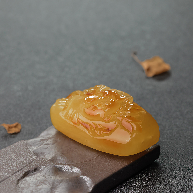 天然俏色蜜蜡牡丹花吊坠-红掌柜