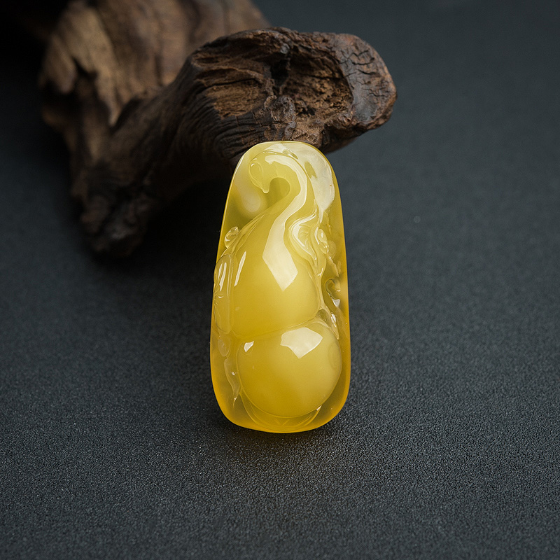 鸡油黄蜜蜡葫芦吊坠-红掌柜