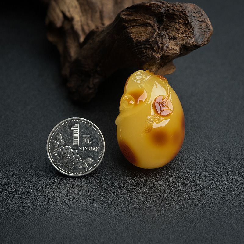 天然带皮俏色蜜蜡-红掌柜