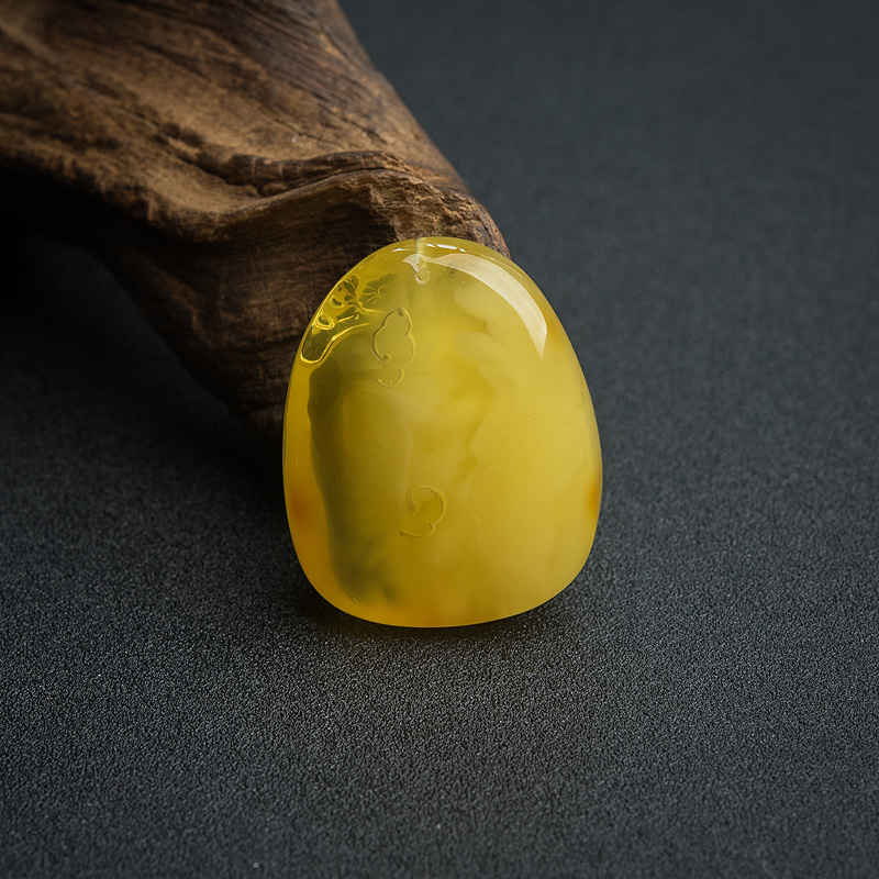 鸡油黄蜜蜡吊坠-红掌柜